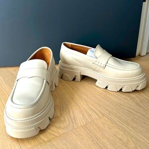 ALOHAS chunky Ivory loafer